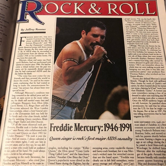 92’ ROLLING STONE AND 2009 MENS QUARTERLY G Q MAGAZINES Set of 2 - Picture 6 of 16